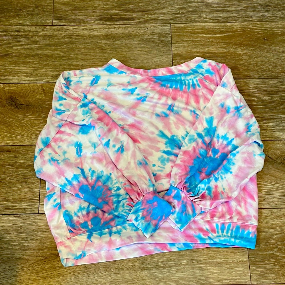 Peach Love boutique tie-dye long sleeve flowy shirt